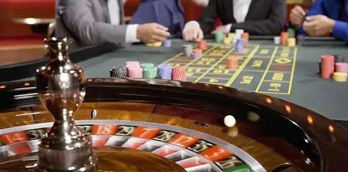 Ringkasan tabel pengalaman 2005 di ponsel
